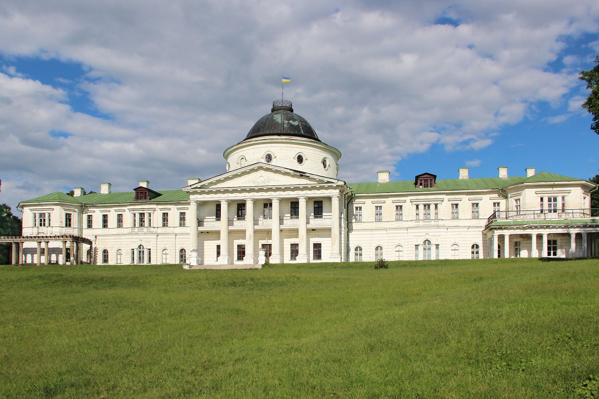 Палац у Качанівці